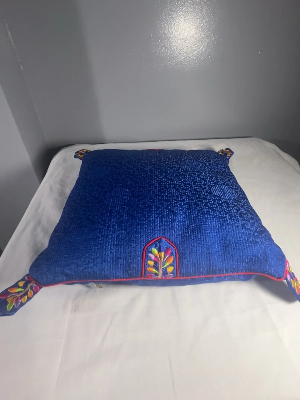 N/A vibrant blue